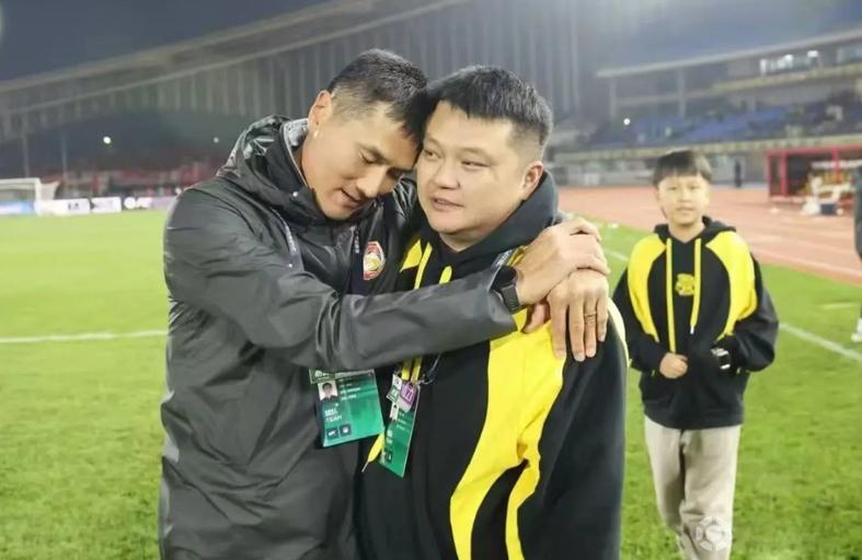 李昊杨希可议 申花还不打包?试训者踏破西海岸门槛 郑智婉拒三批
